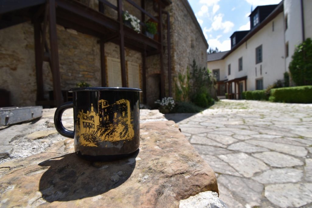 Exkluzívne smaltované hrnčeky na mieru